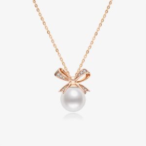 Round Shell Pearl Pendant Necklace